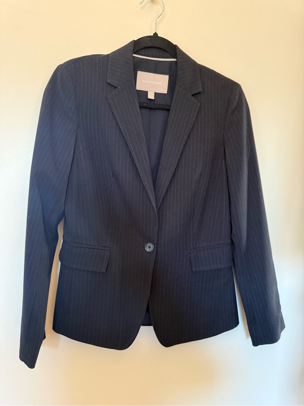 Banana Republic Navy Pinstripe Single Button Blazer in Size 4P